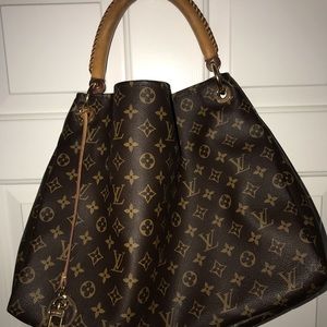 🌸Louis Vuitton Artsy Monogram Hobo🌸